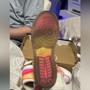 Jordan 1 mid edge glow